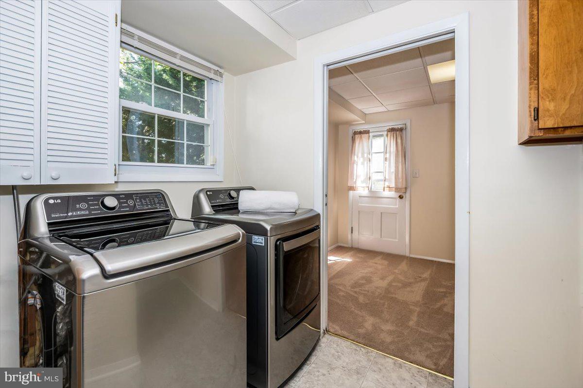 17305 Hoskinson Road Poolesville, MD 20837 - Photo 35 of 81 Laundry Room