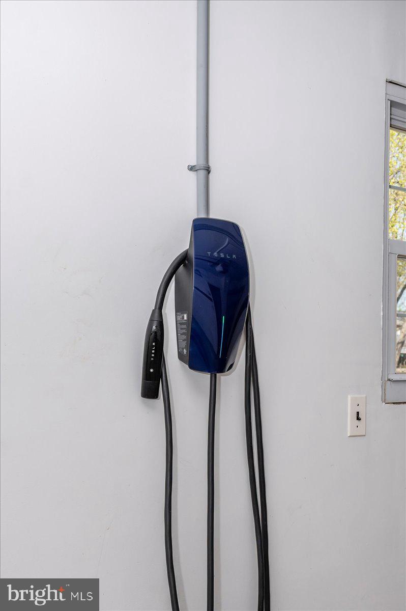 17305 Hoskinson Road Poolesville, MD 20837 - Photo 39 of 81 Tesla Charger in garage