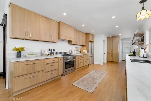 $1,169,000 | 2947 South Hobart Boulevard, Los Angeles, CA 90018
