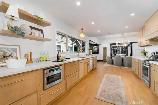 $1,169,000 | 2947 South Hobart Boulevard, Los Angeles, CA 90018