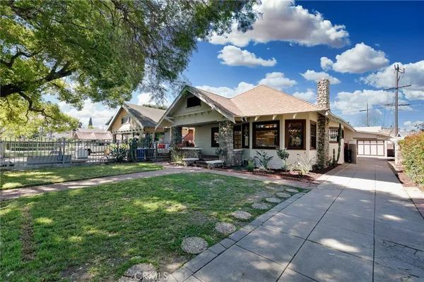 $1,169,000 | 2947 South Hobart Boulevard, Los Angeles, CA 90018