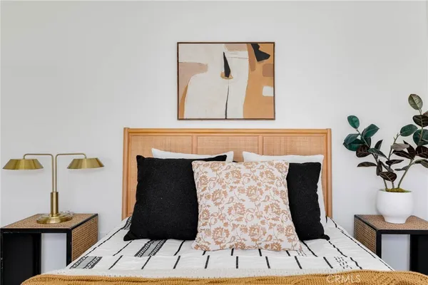 $1,169,000 | 2947 South Hobart Boulevard, Los Angeles, CA 90018