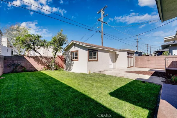 $1,169,000 | 2947 South Hobart Boulevard, Los Angeles, CA 90018
