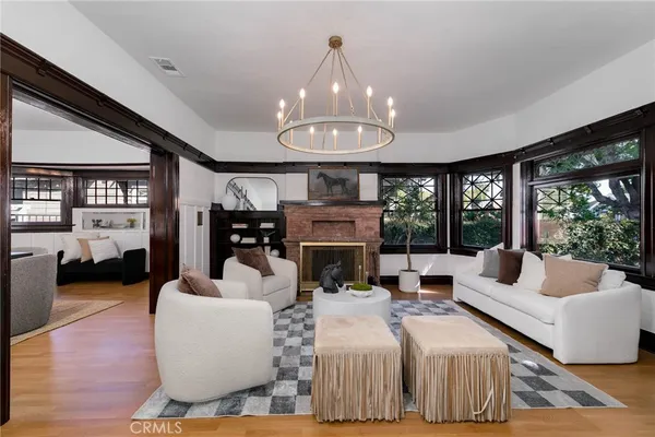 $1,169,000 | 2947 South Hobart Boulevard, Los Angeles, CA 90018