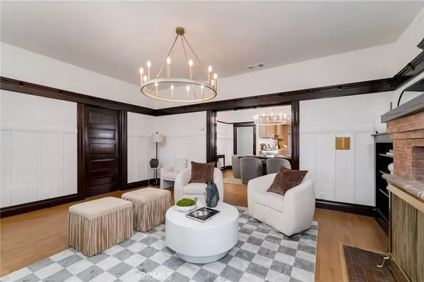 $1,169,000 | 2947 South Hobart Boulevard, Los Angeles, CA 90018
