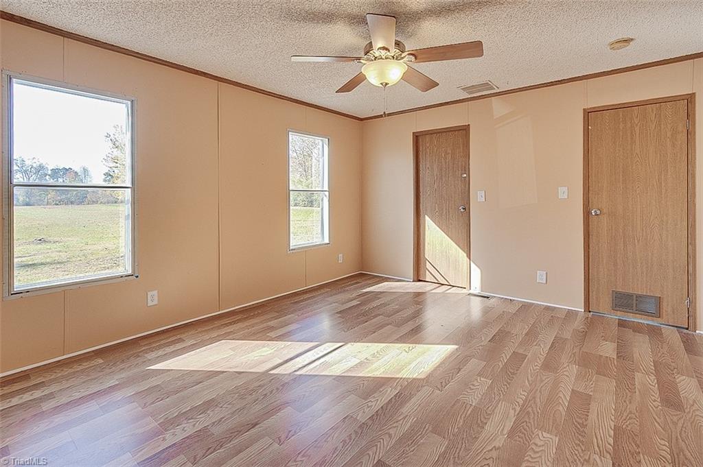 1522 Hopewell Friends Road Asheboro, NC 27205 - Photo 2 of 21