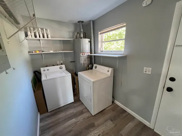 $1,875 | 3254 West Avenue, Gulf Breeze, FL 32563