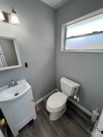 $1,875 | 3254 West Avenue, Gulf Breeze, FL 32563