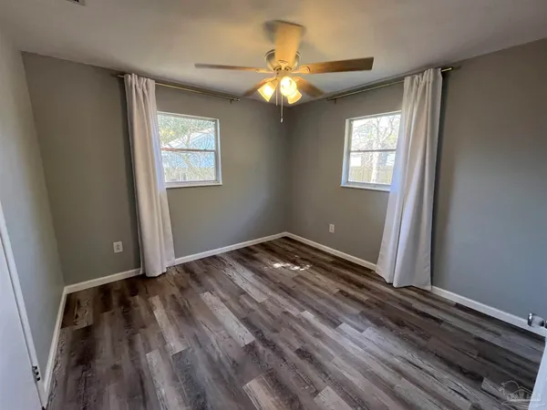 $1,875 | 3254 West Avenue, Gulf Breeze, FL 32563