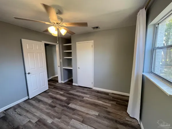 $1,875 | 3254 West Avenue, Gulf Breeze, FL 32563