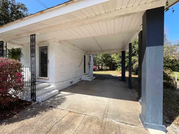 $1,875 | 3254 West Avenue, Gulf Breeze, FL 32563