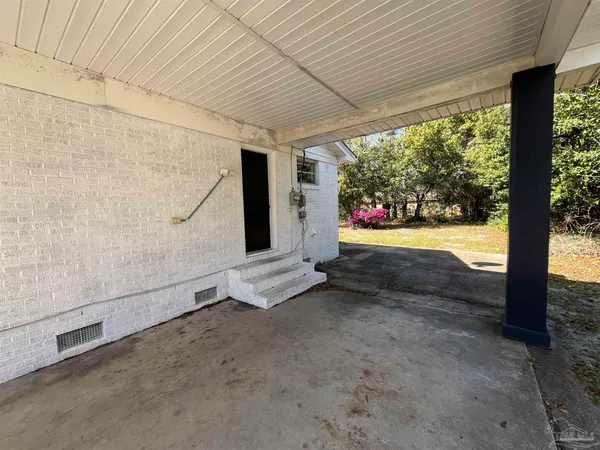 $1,875 | 3254 West Avenue, Gulf Breeze, FL 32563