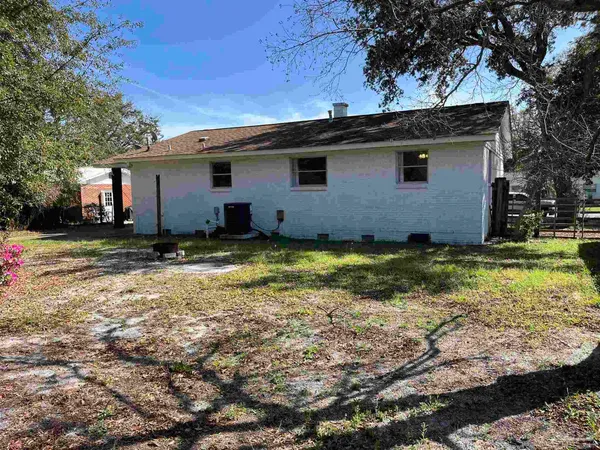 $1,875 | 3254 West Avenue, Gulf Breeze, FL 32563