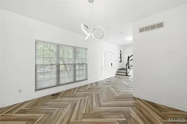 $2,750 | 4224 Westminster Place, St. Louis, MO 63108