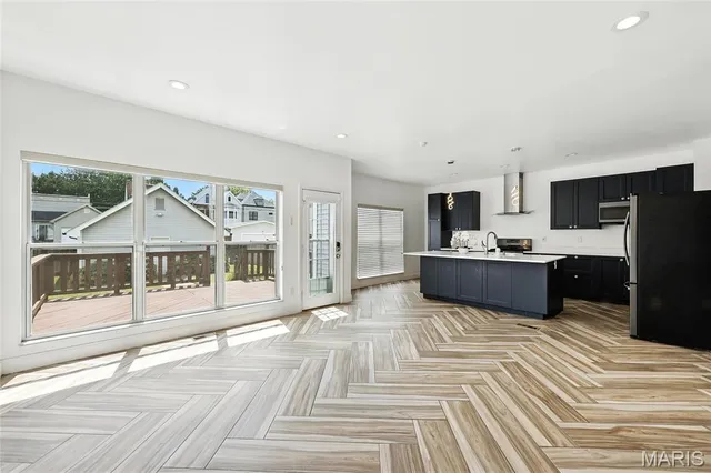 $2,750 | 4224 Westminster Place, St. Louis, MO 63108