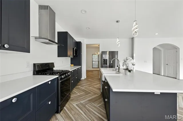 $2,750 | 4224 Westminster Place, St. Louis, MO 63108