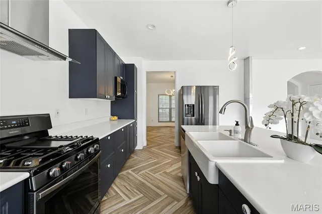 $2,750 | 4224 Westminster Place, St. Louis, MO 63108