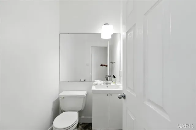 $2,750 | 4224 Westminster Place, St. Louis, MO 63108