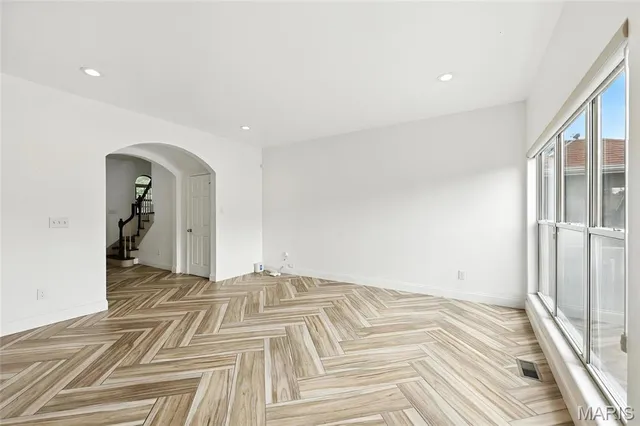 $2,750 | 4224 Westminster Place, St. Louis, MO 63108