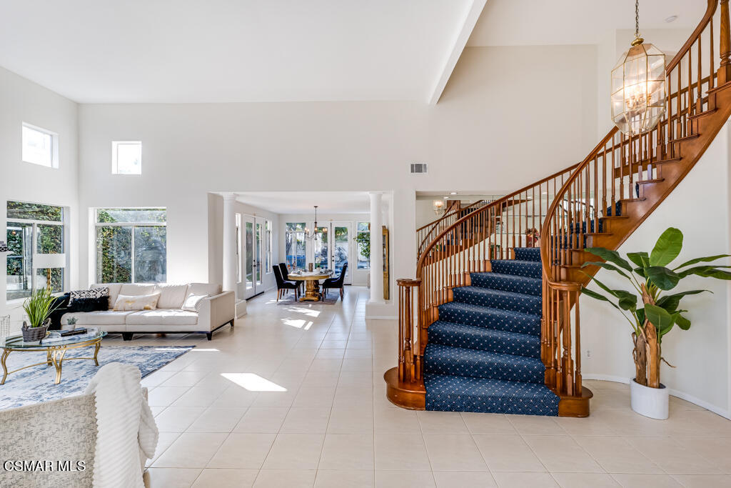 11292 Broadview Drive Moorpark, CA 93021 - Photo 11 of 58 a living room with furniture and a potted plant
