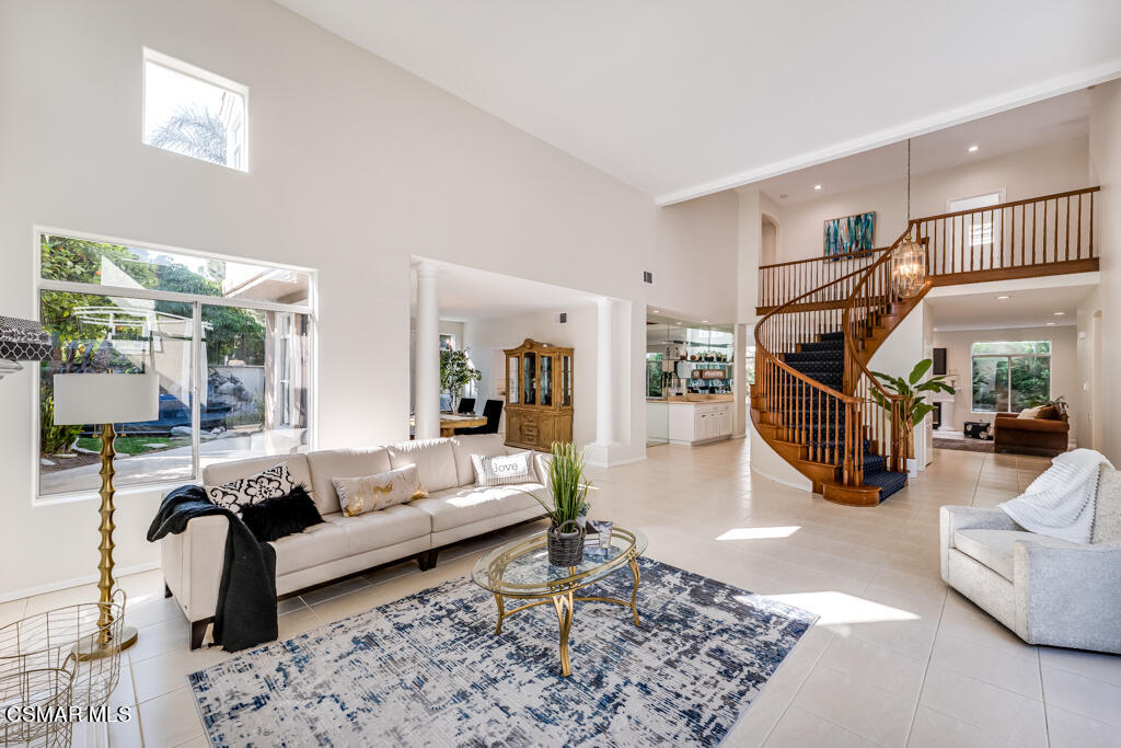 11292 Broadview Drive Moorpark, CA 93021 - Photo 14 of 58 a living room with furniture and a rug