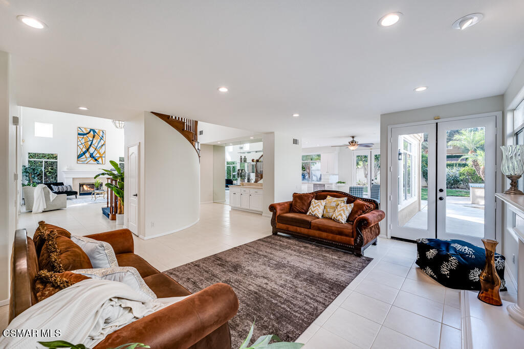 11292 Broadview Drive Moorpark, CA 93021 - Photo 19 of 58 a living room with furniture and a couch