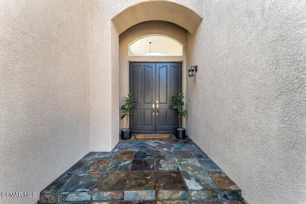 11292 Broadview Drive Moorpark, CA 93021 - Photo 6 of 58 a view of wooden door