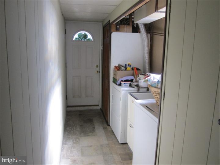 158 Ridgefield Road Philadelphia, PA 19154 - Photo 14 of 17 Laundry Room