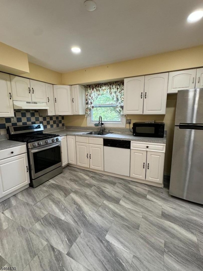 337 Jamestown Road Bridgewater, NJ 08807 - Photo 16 of 31 Gallery Image 16