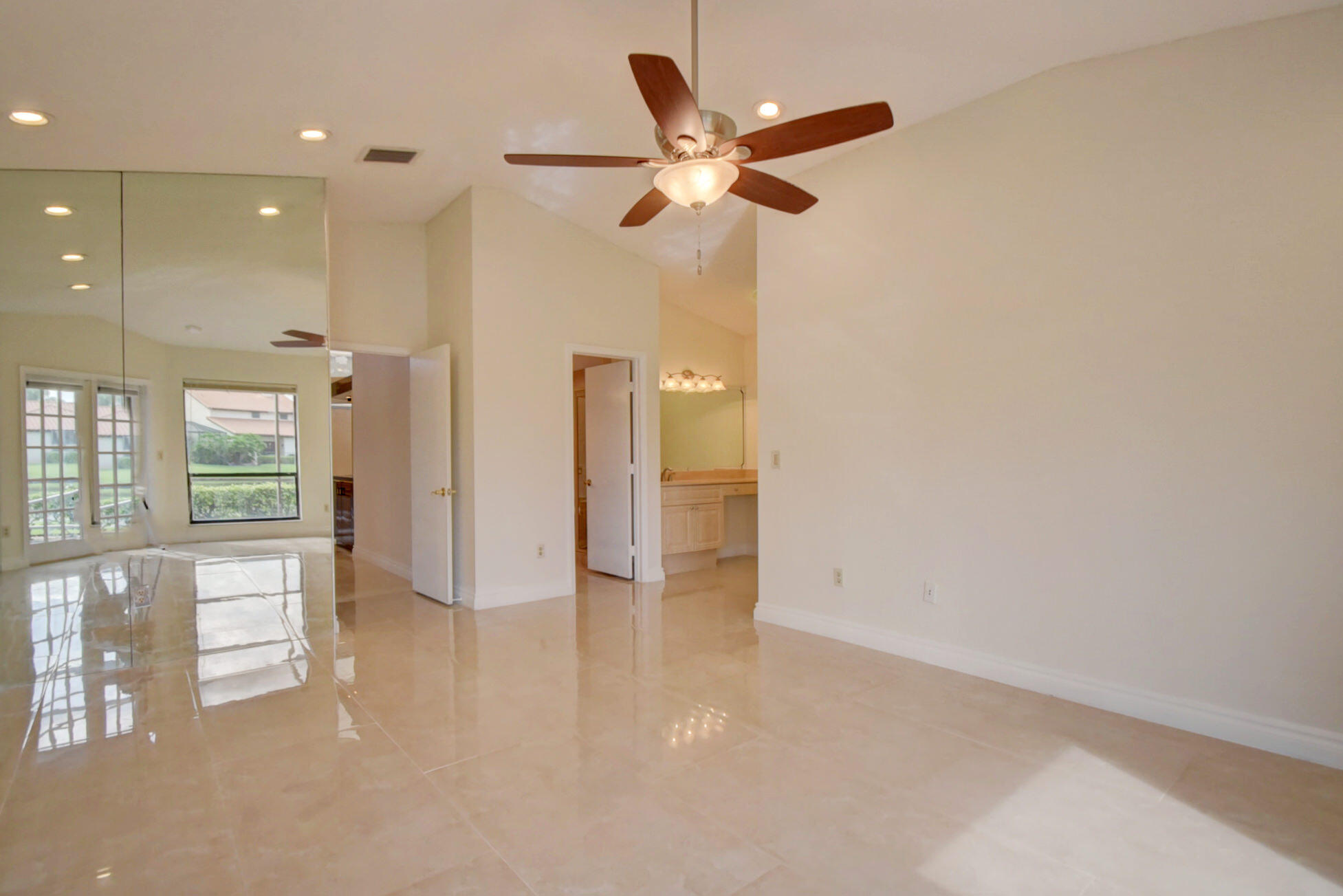22595 Esplanada Circle Boca Raton, FL 33433 - Photo 29 of 50 22595 Esplanada Cir W