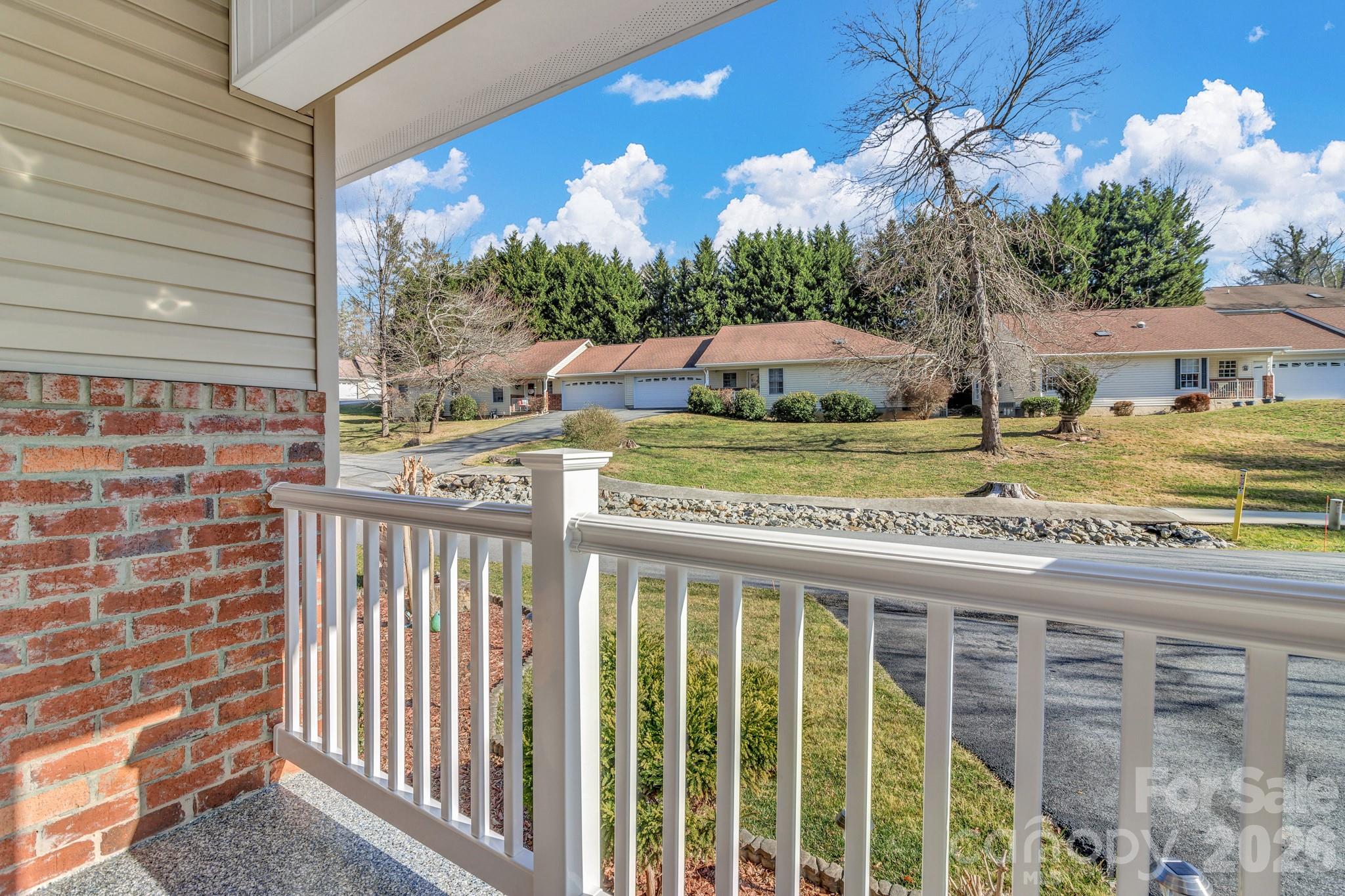 210 Allen Paul Road Hendersonville, NC 28791 - Photo 6 of 48