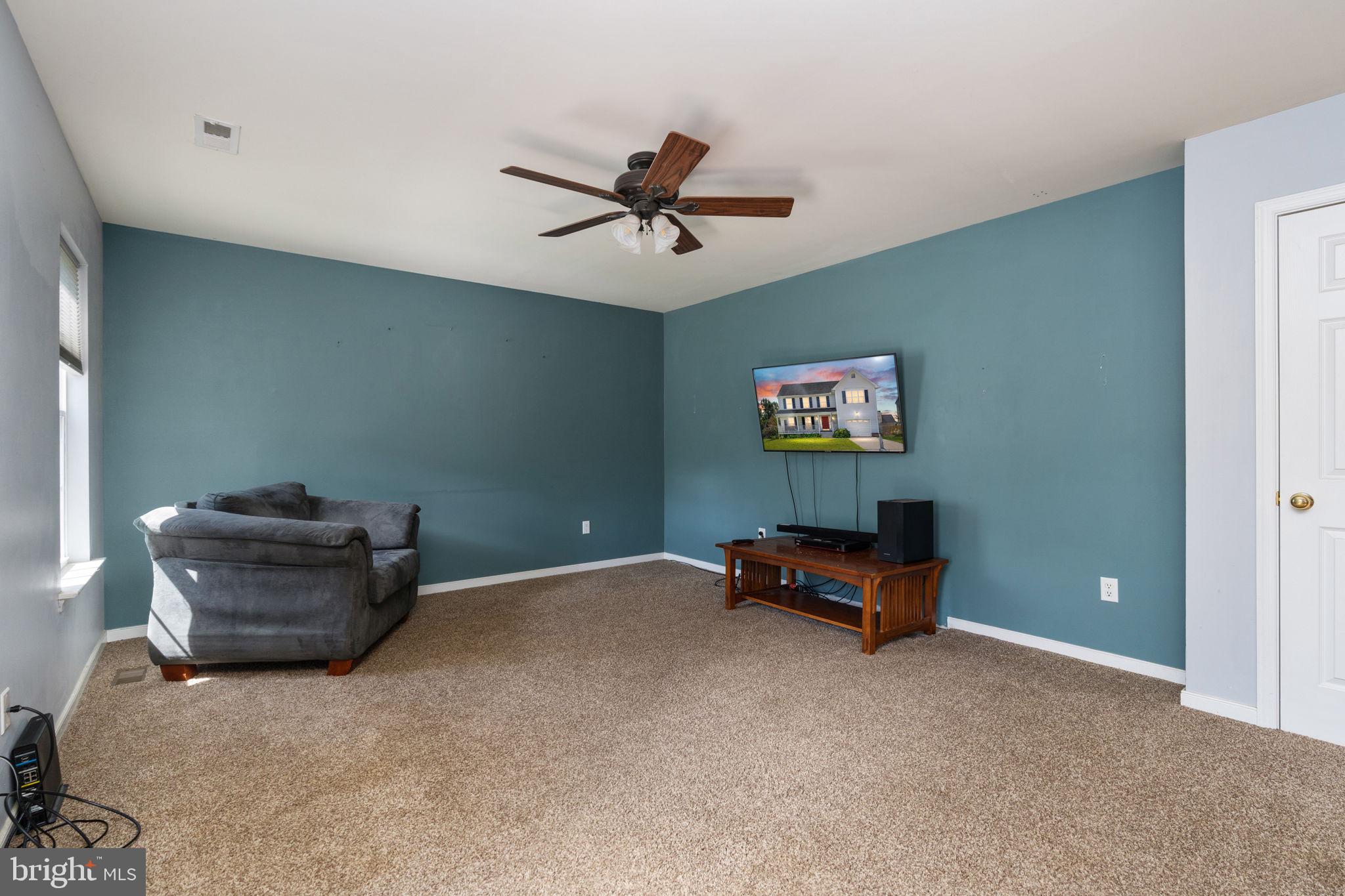 202 Cardinal Road Louisa, VA 23093 - Photo 19 of 38 Living Space