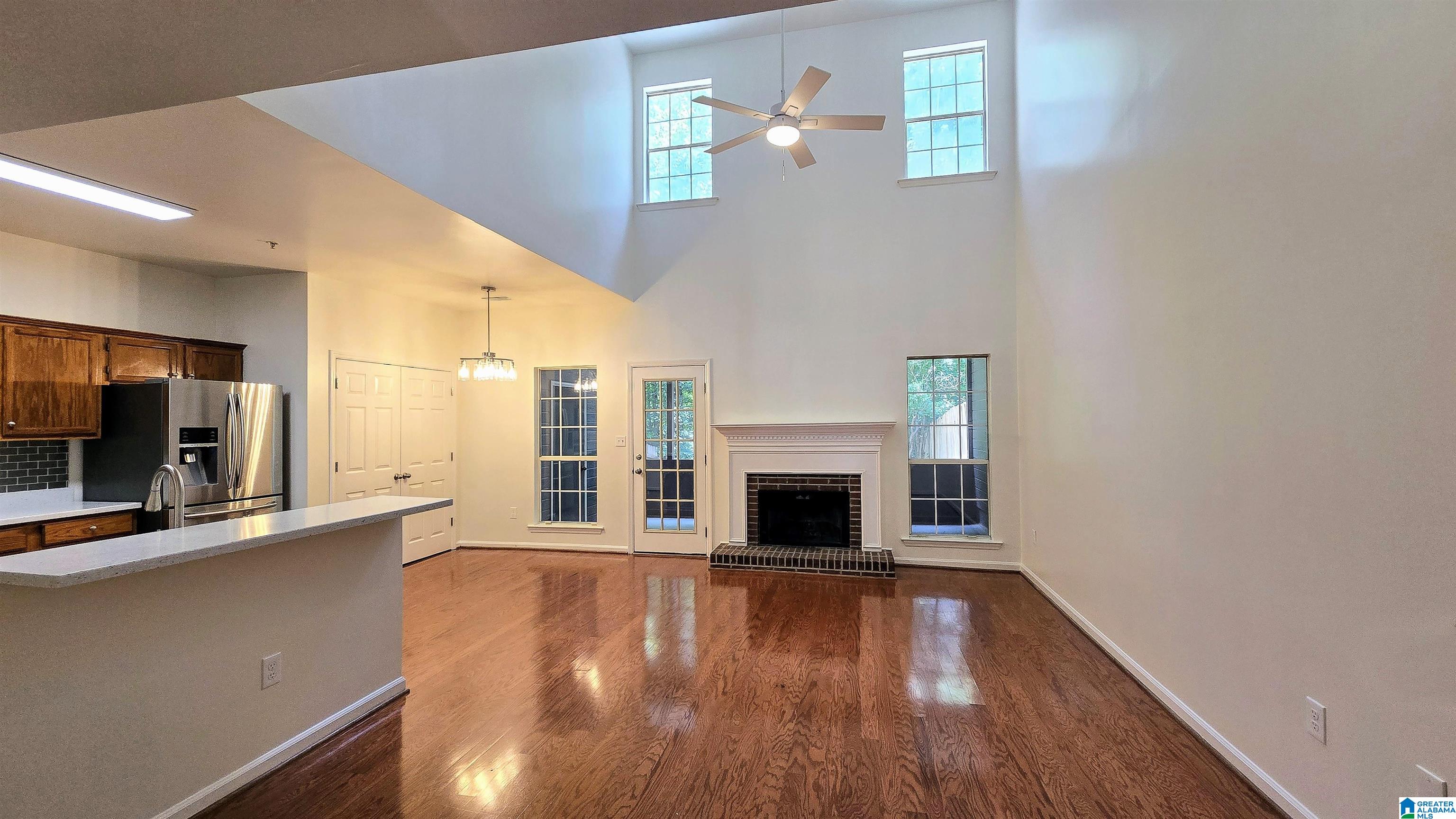 132 Timberleaf Circle Alabaster, AL 35007 - Photo 3 of 31