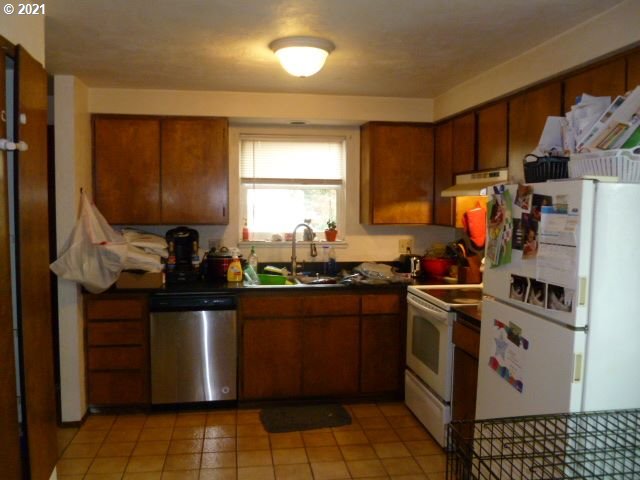 773 North Cloverleaf Loop Springfield, OR 97477 - Photo 10 of 13 Gallery Image 10