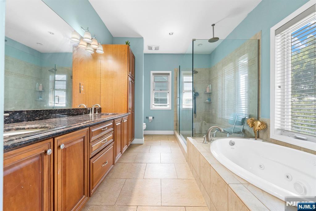 467 Summit Avenue Hackensack, NJ 07601 - Photo 18 of 38