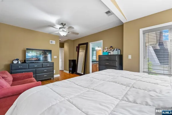 $899,999 | 467 Summit Avenue, Hackensack, NJ 07601