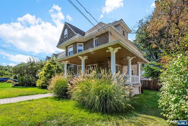 $899,999 | 467 Summit Avenue, Hackensack, NJ 07601
