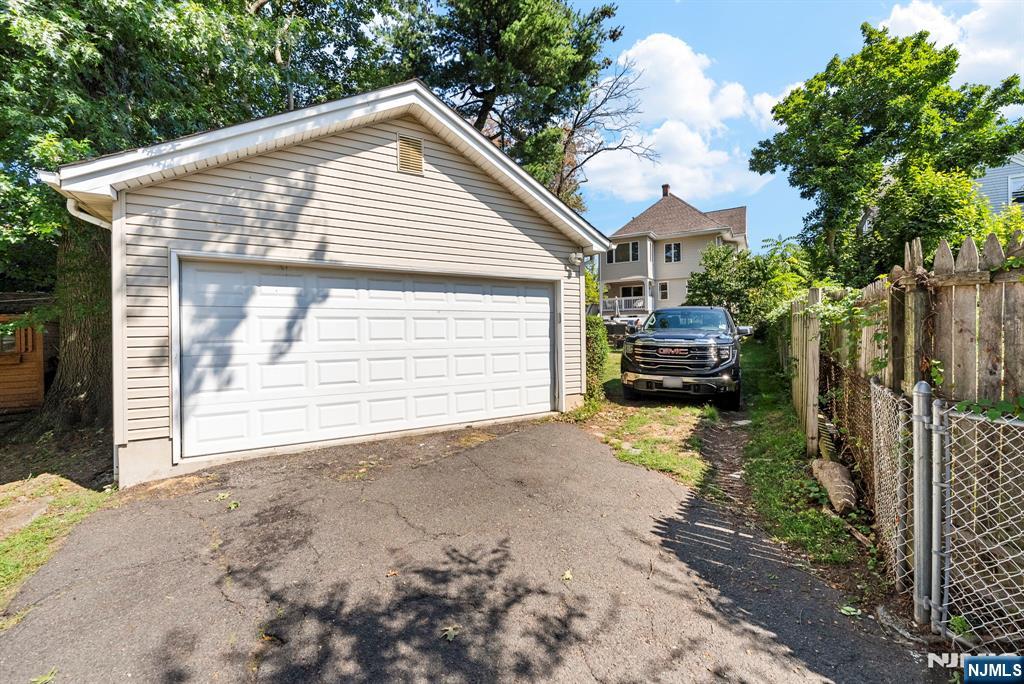 467 Summit Avenue Hackensack, NJ 07601 - Photo 33 of 38