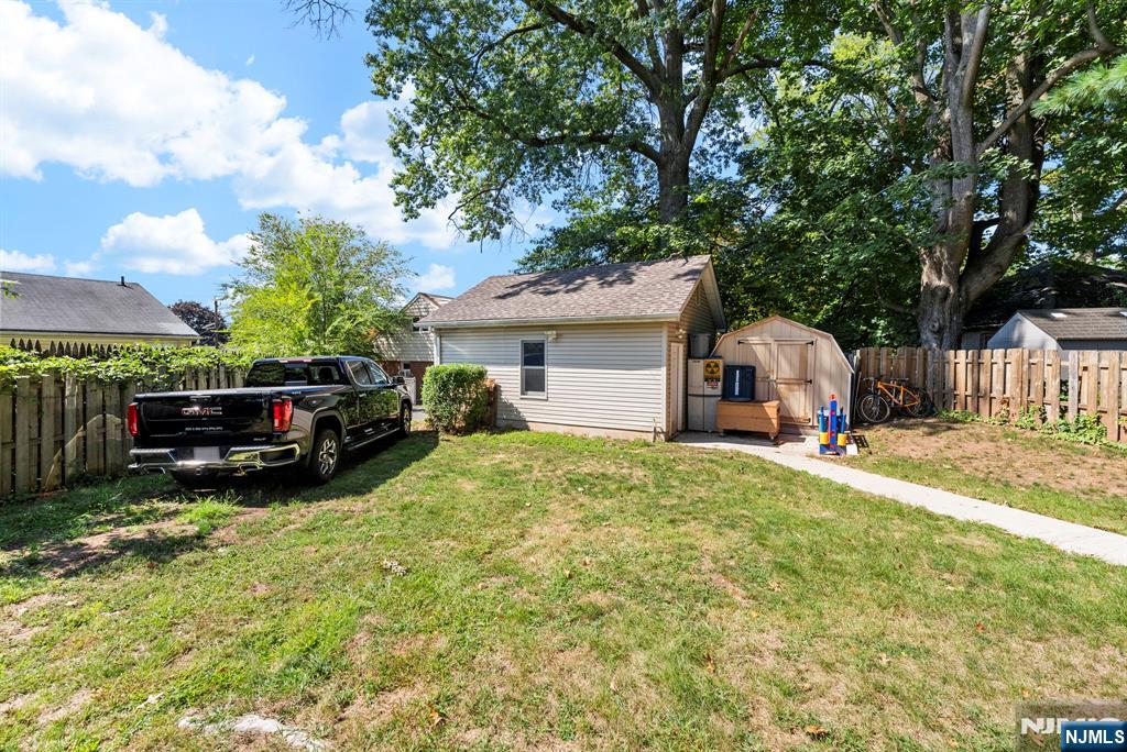 467 Summit Avenue Hackensack, NJ 07601 - Photo 34 of 38