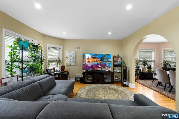 $899,999 | 467 Summit Avenue, Hackensack, NJ 07601