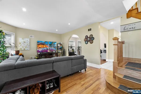 $899,999 | 467 Summit Avenue, Hackensack, NJ 07601