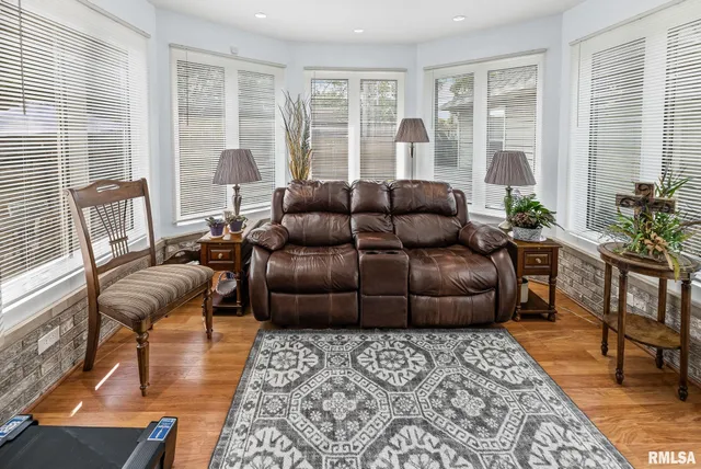 $250,000 | 521 Marquis Avenue, Centralia, IL 62801