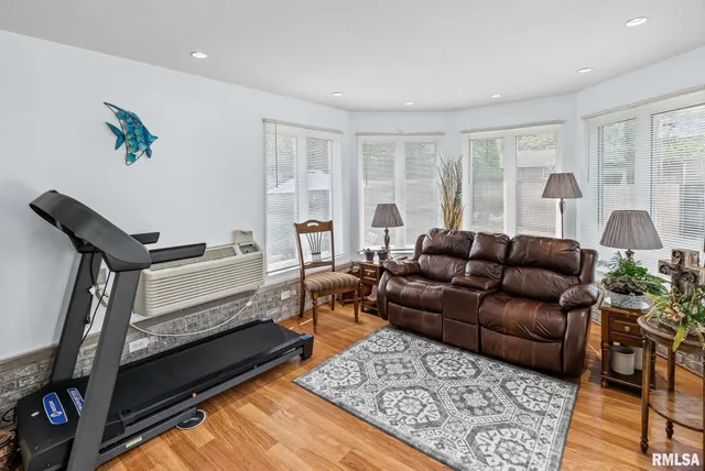 $250,000 | 521 Marquis Avenue, Centralia, IL 62801