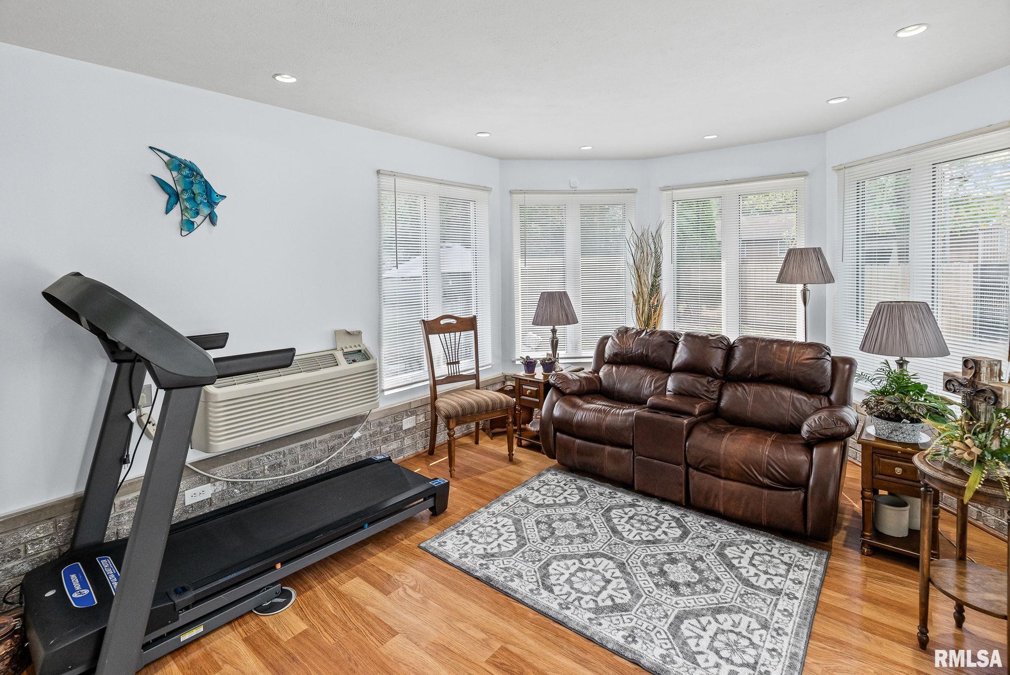 521 Marquis Avenue Centralia, IL 62801 - Photo 16 of 54