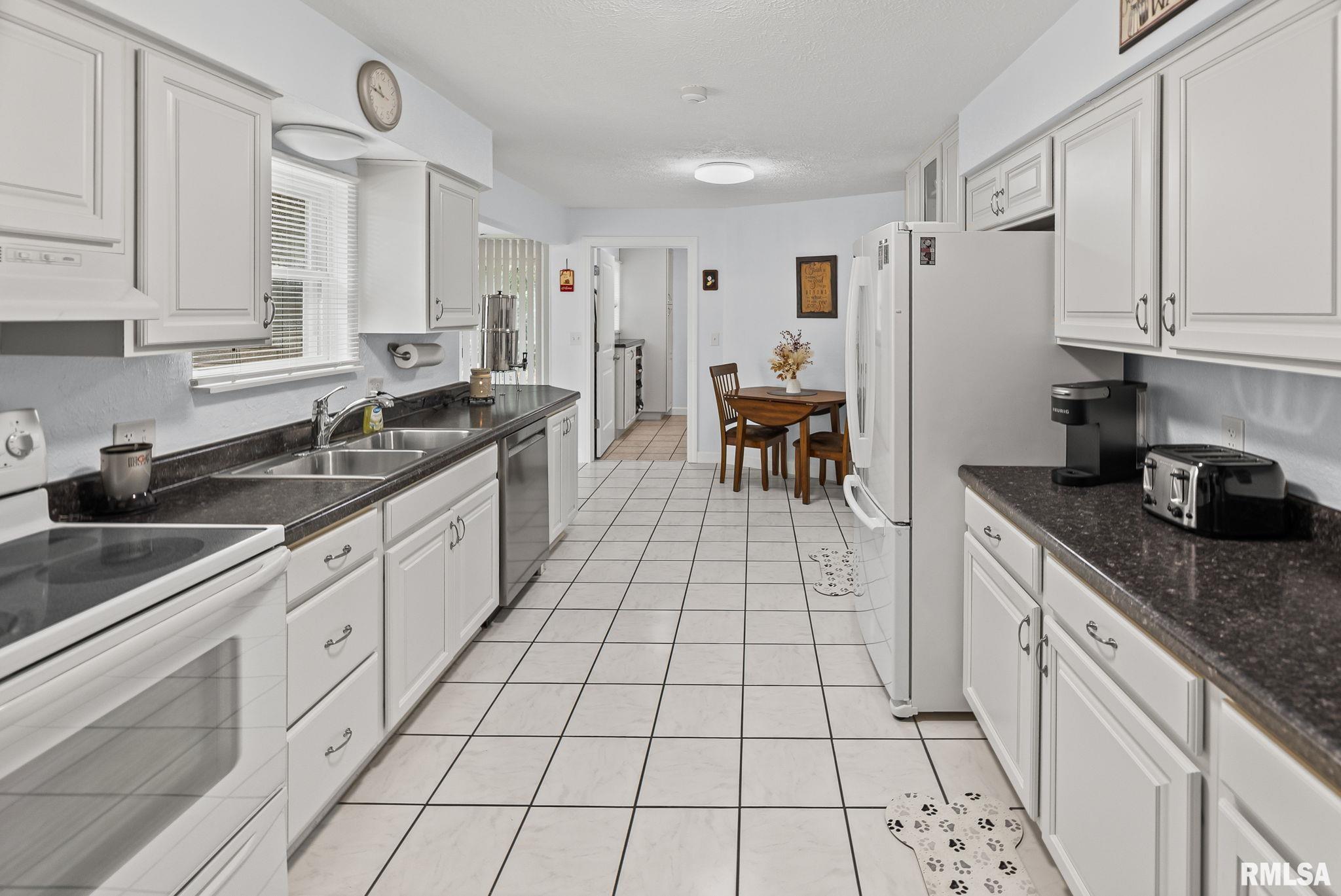 521 Marquis Avenue Centralia, IL 62801 - Photo 20 of 54