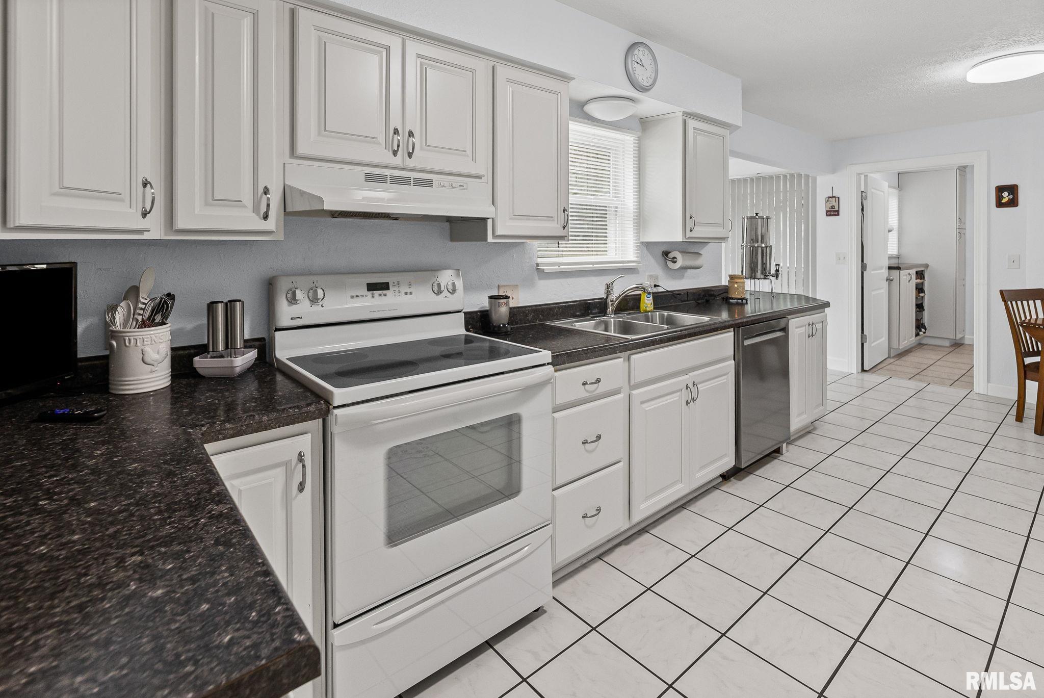 521 Marquis Avenue Centralia, IL 62801 - Photo 21 of 54