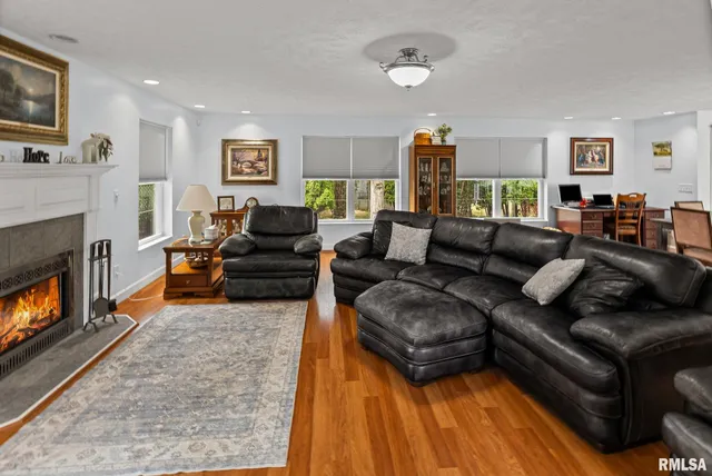 $250,000 | 521 Marquis Avenue, Centralia, IL 62801