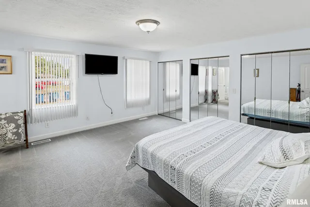 $250,000 | 521 Marquis Avenue, Centralia, IL 62801