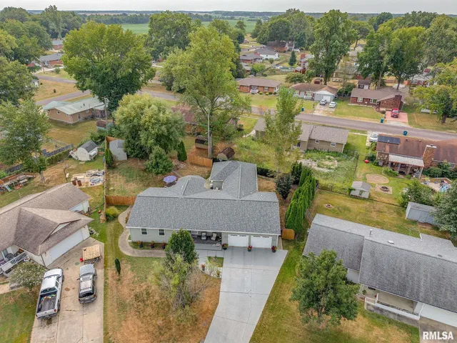 $250,000 | 521 Marquis Avenue, Centralia, IL 62801