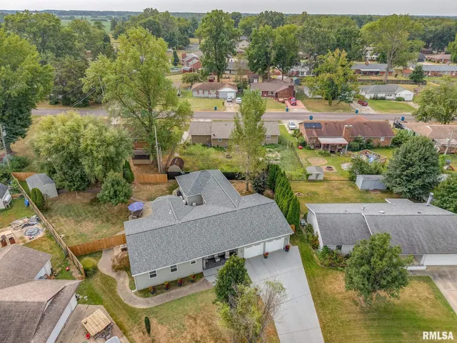 $250,000 | 521 Marquis Avenue, Centralia, IL 62801